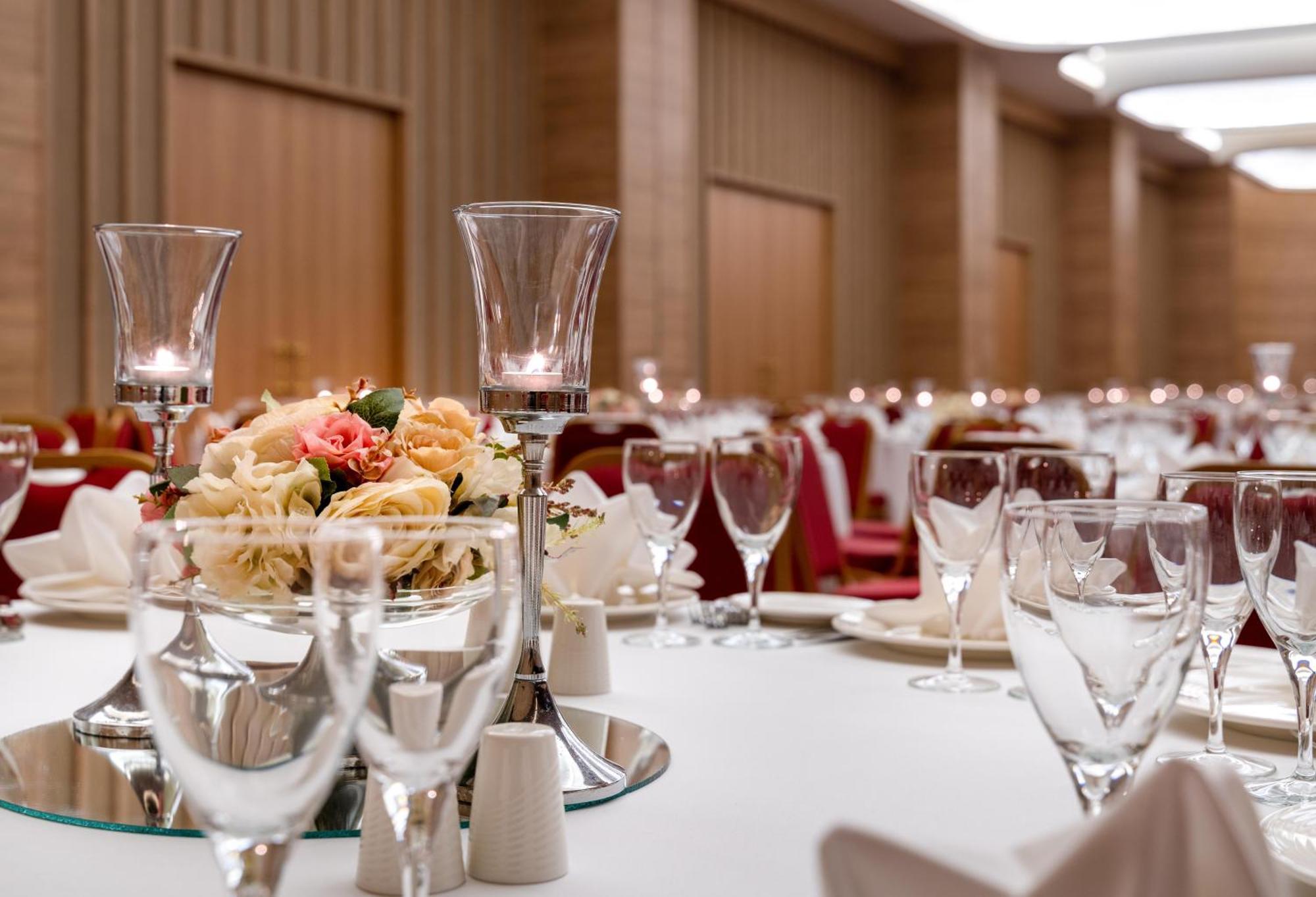 Concorde Tower Hotel & Casino Nicosia Luaran gambar A table set for a formal dinner